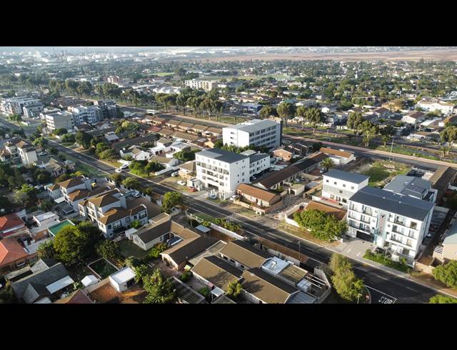 300M² BUILDING FOR SALE IN TABLE VIEW
